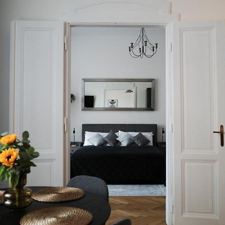 Apartment Dusni Superior Praag Buitenkant foto
