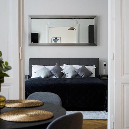 Apartment Dusni Superior Praag Buitenkant foto
